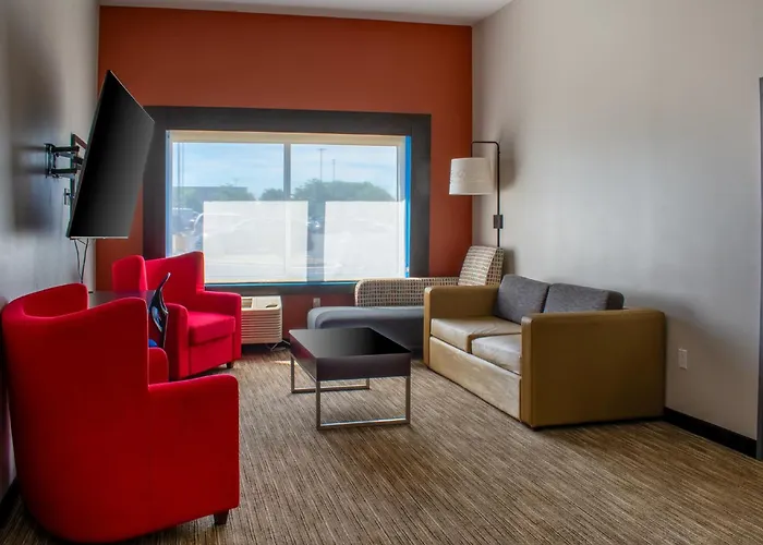 Express & - By Ihg Yorkville
