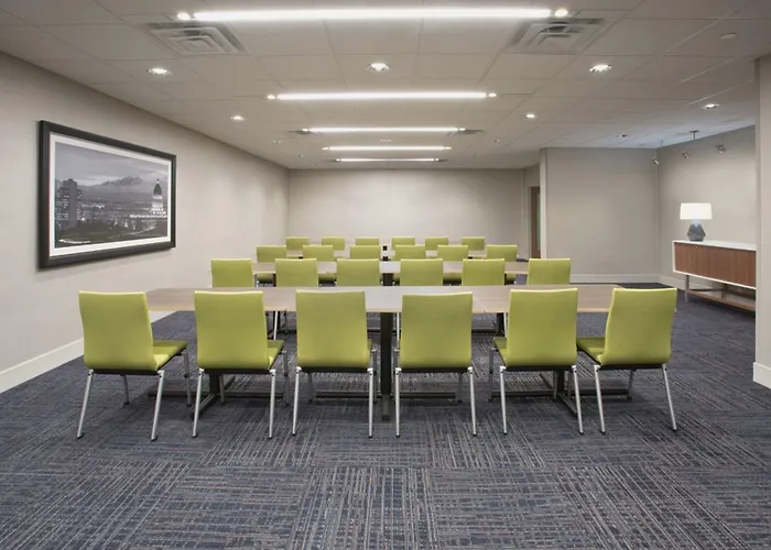 Express & - By Ihg Hotel Yorkville