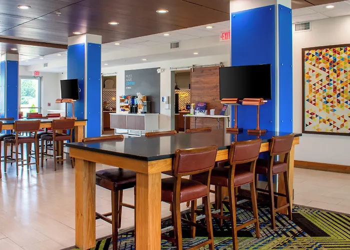 Hotel Express & - By Ihg 3*