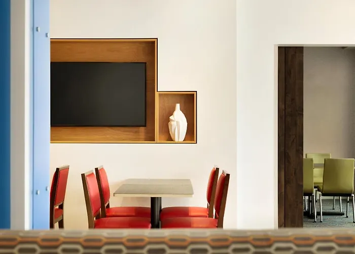 Hotel Express & - By Ihg 3*